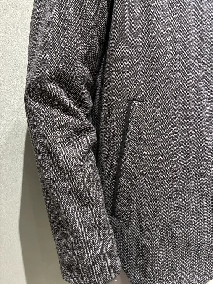 JOSEPH ABBOUD 伊津野 コーディネート画像