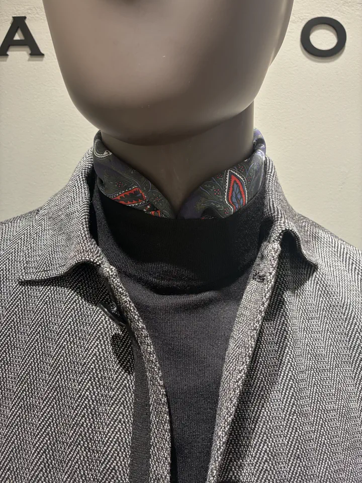 JOSEPH ABBOUD 伊津野 コーディネート画像
