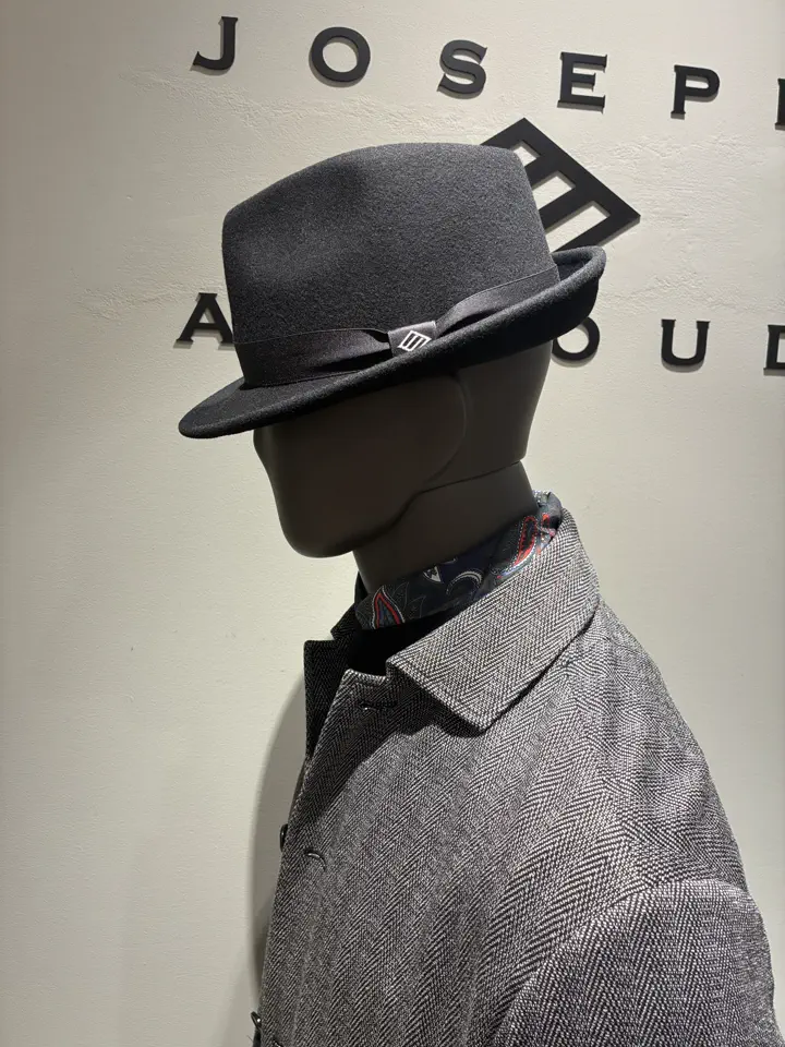 JOSEPH ABBOUD 伊津野 コーディネート画像