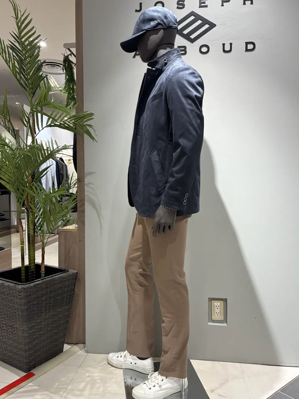 JOSEPH ABBOUD 伊津野 コーディネート画像