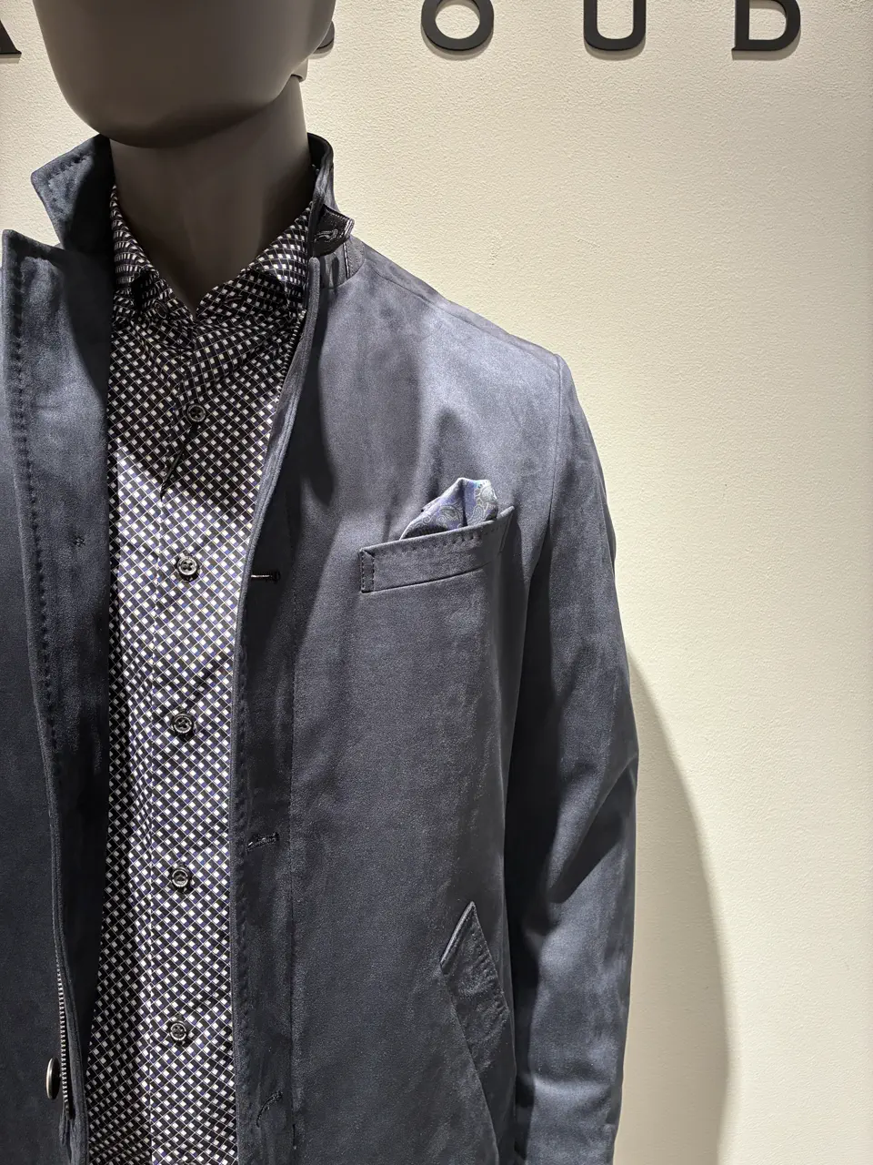 JOSEPH ABBOUD 伊津野 コーディネート画像