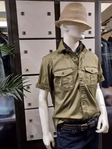 JOSEPH ABBOUD 宮下 コーディネート画像