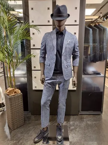 JOSEPH ABBOUD 宮下 コーディネート画像