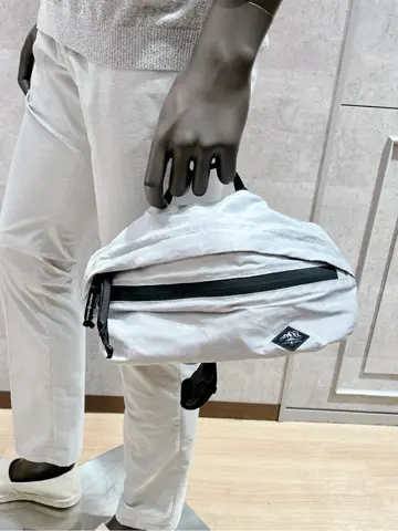 JOSEPH ABBOUD 二澤 コーディネート画像