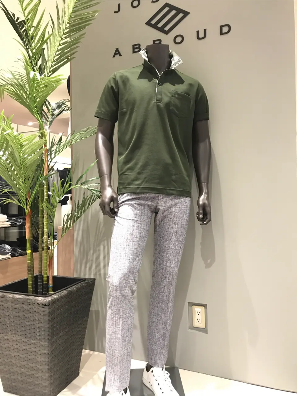 JOSEPH ABBOUD 伊津野 コーディネート画像