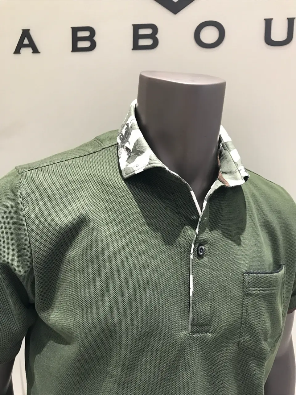 JOSEPH ABBOUD 伊津野 コーディネート画像