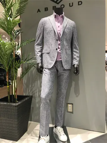 JOSEPH ABBOUD 伊津野 コーディネート画像