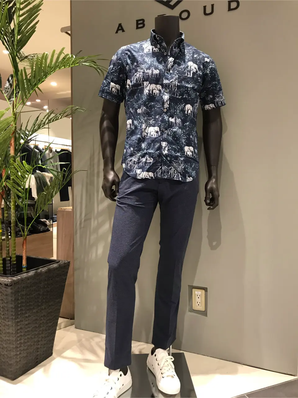 JOSEPH ABBOUD 伊津野 コーディネート画像