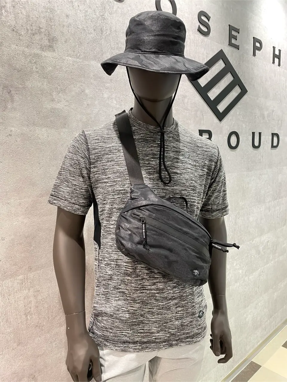 JOSEPH ABBOUD 東　 コーディネート画像