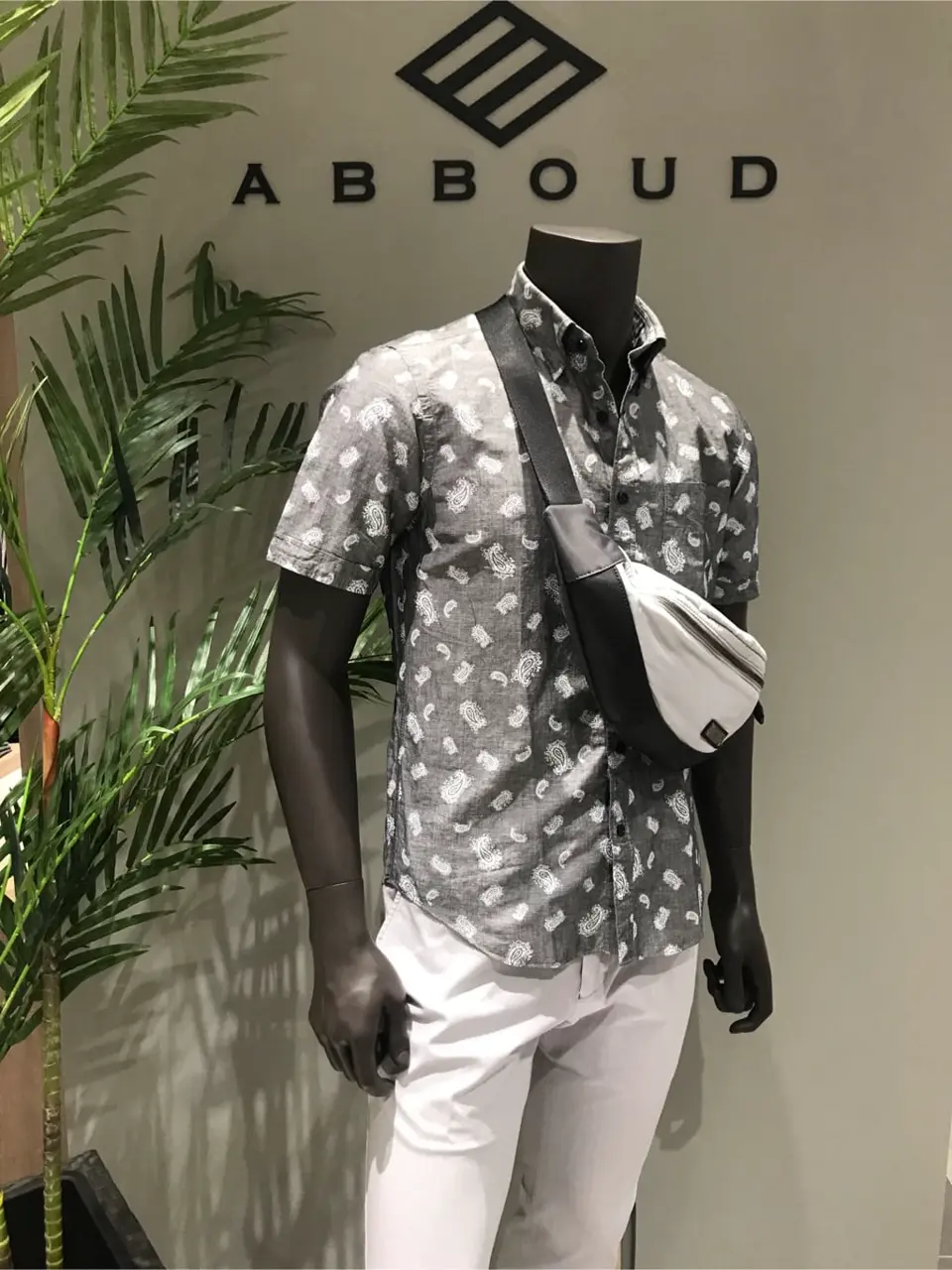 JOSEPH ABBOUD 伊津野 コーディネート画像