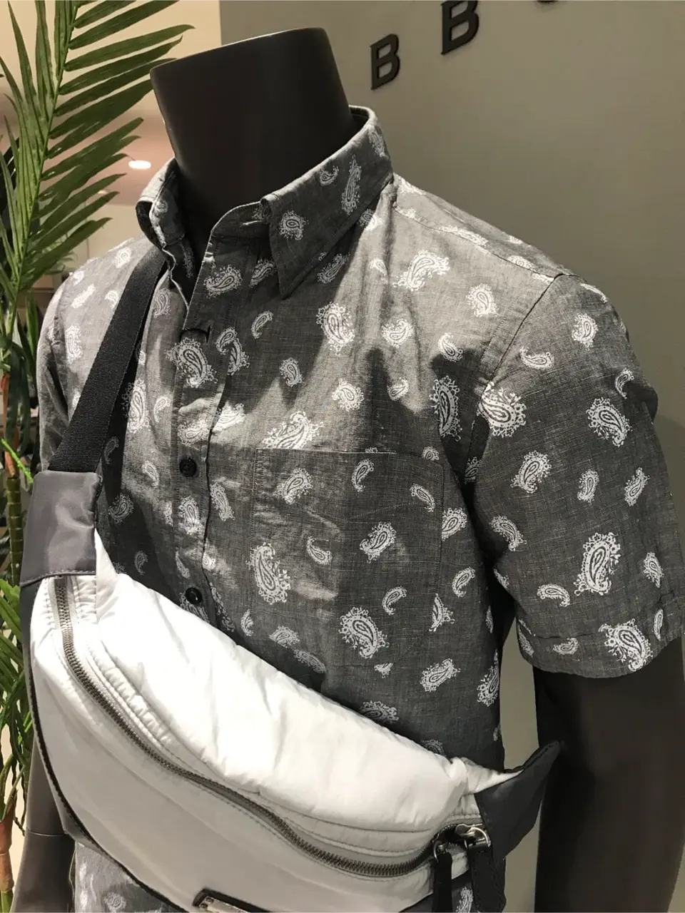 JOSEPH ABBOUD 伊津野 コーディネート画像