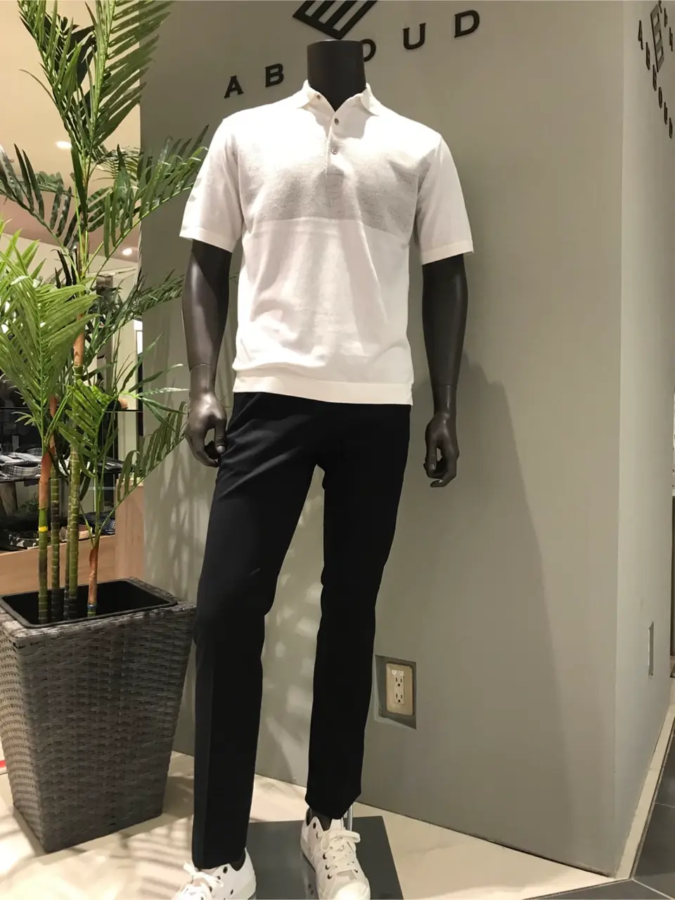 JOSEPH ABBOUD 伊津野 コーディネート画像