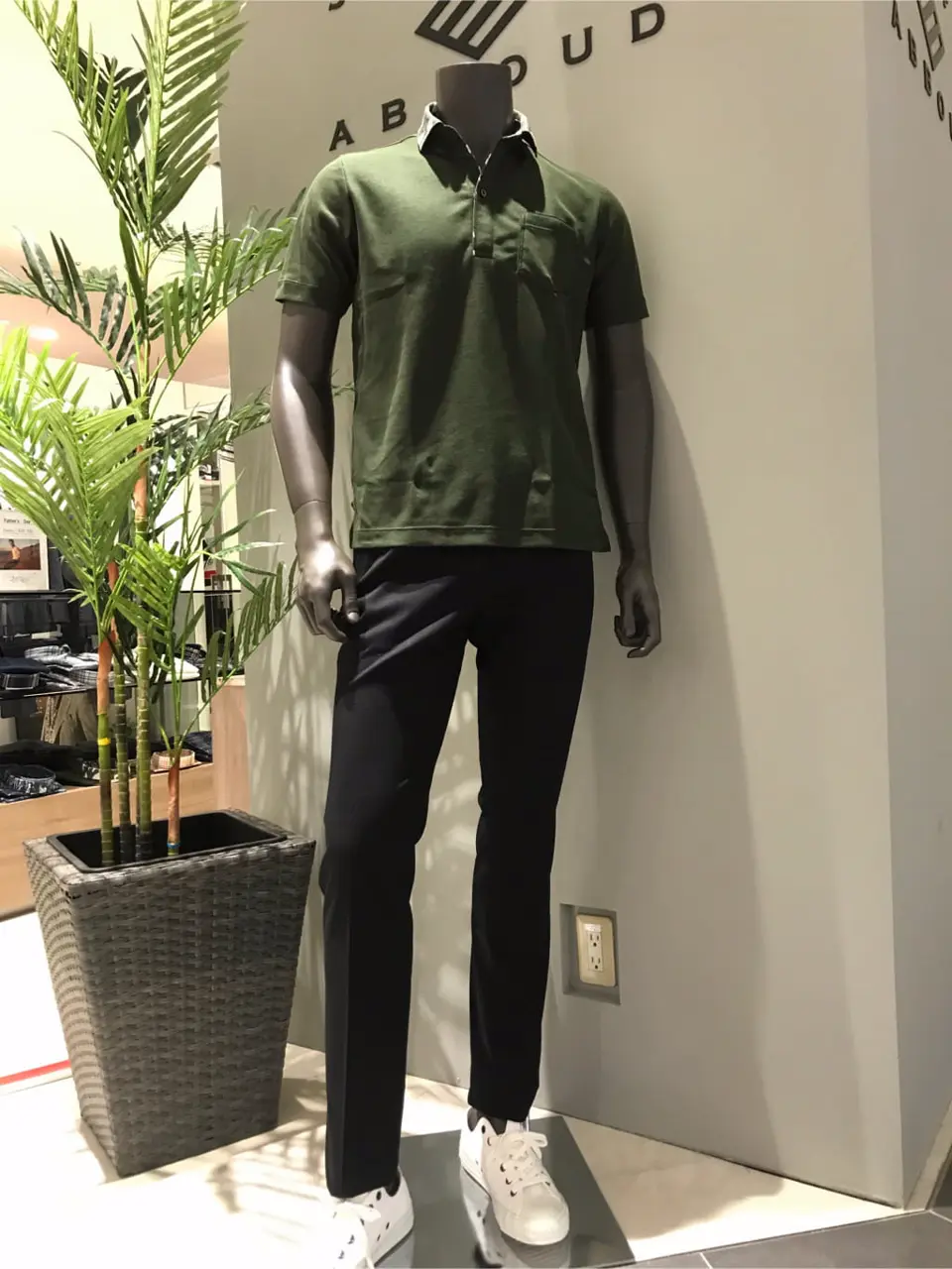 JOSEPH ABBOUD 伊津野 コーディネート画像