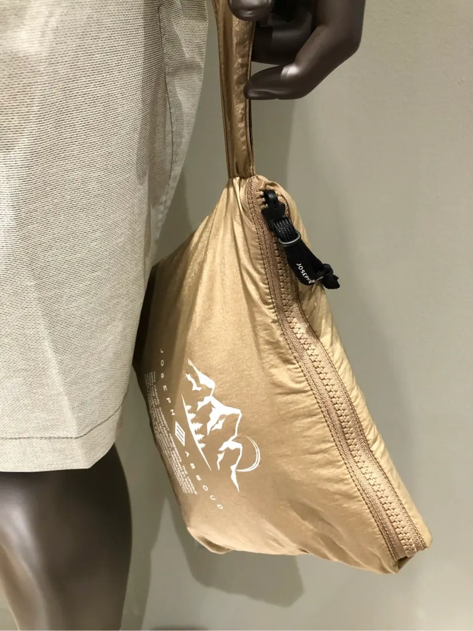 JOSEPH ABBOUD 川田 コーディネート画像