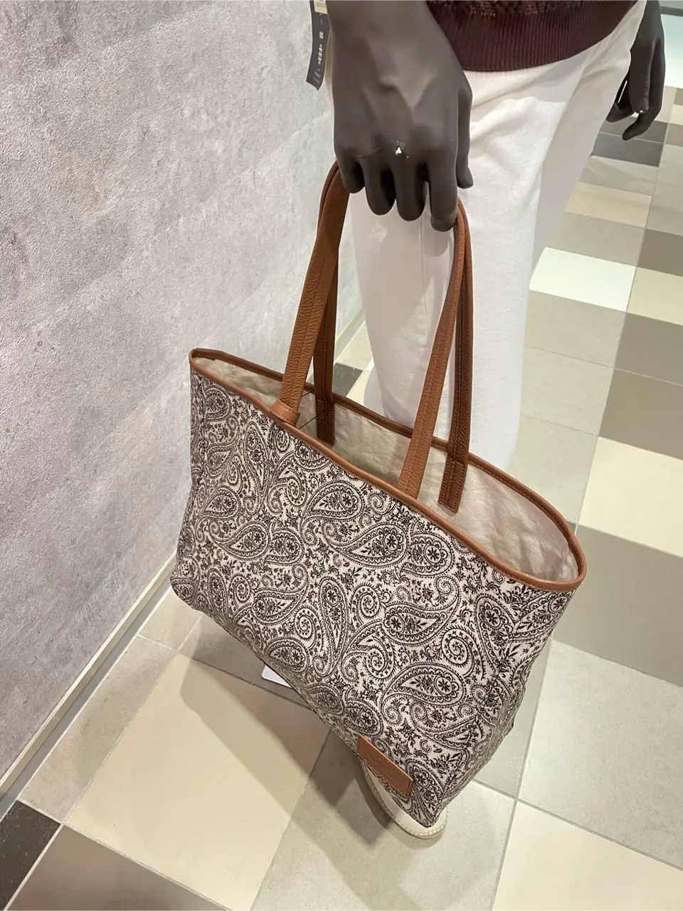 JOSEPH ABBOUD 東　 コーディネート画像