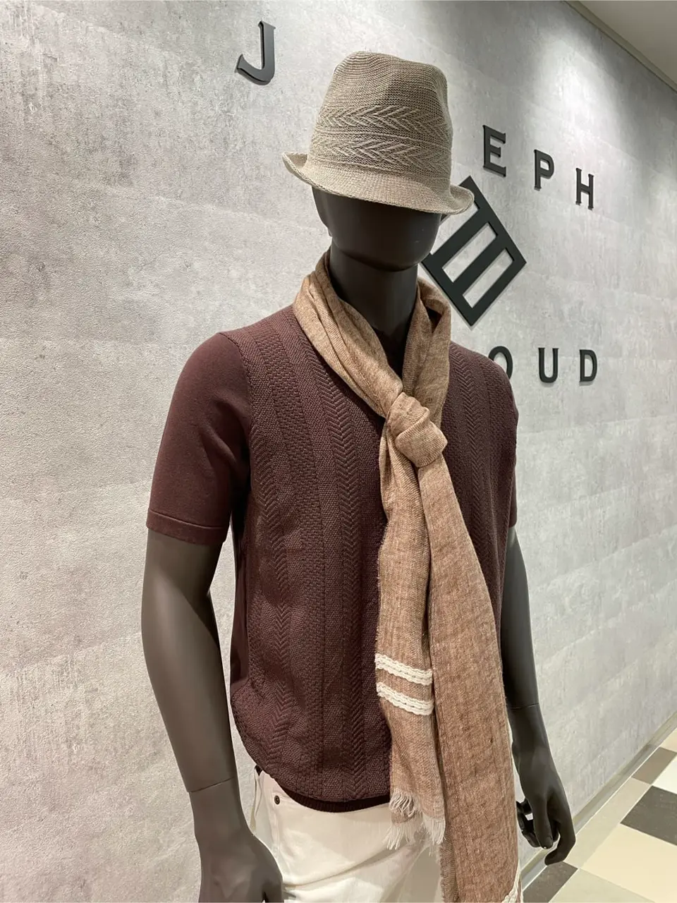 JOSEPH ABBOUD 東　 コーディネート画像