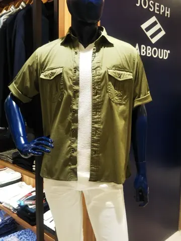 JOSEPH ABBOUD 鈴木 コーディネート画像