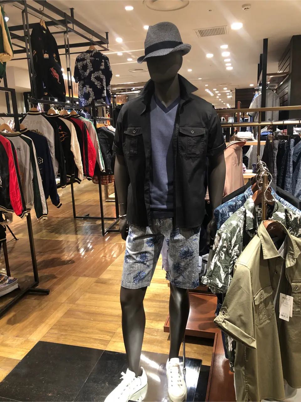 JOSEPH ABBOUD 新林 コーディネート画像