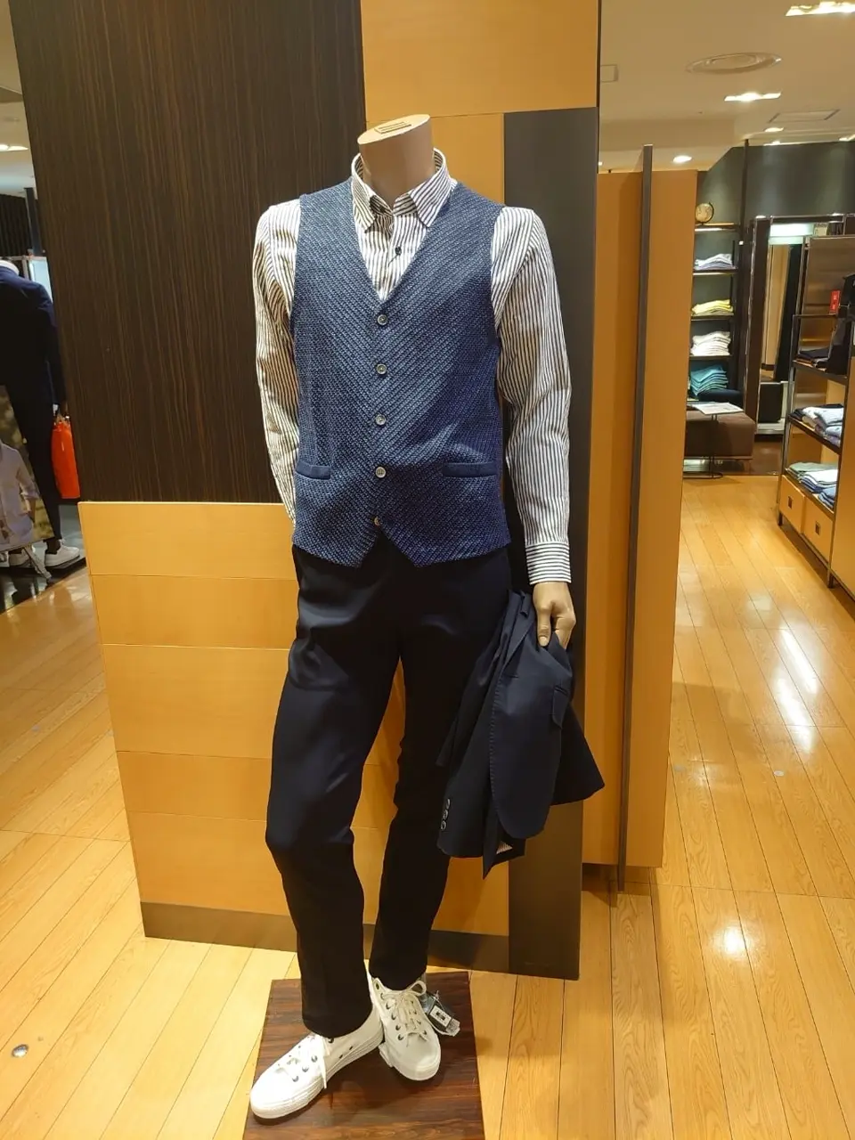 JOSEPH ABBOUD 三宅 コーディネート画像