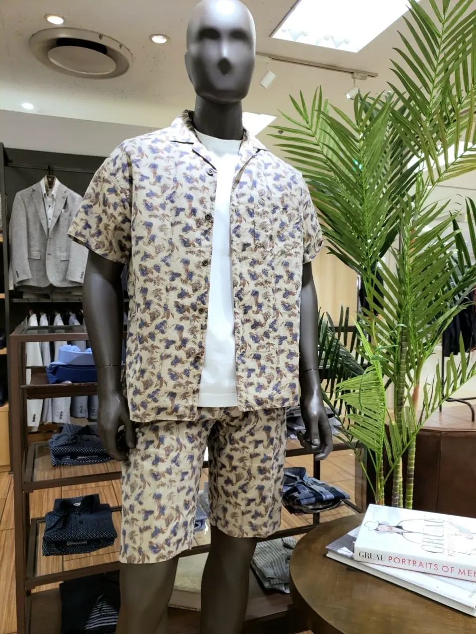 JOSEPH ABBOUD 中西 コーディネート画像