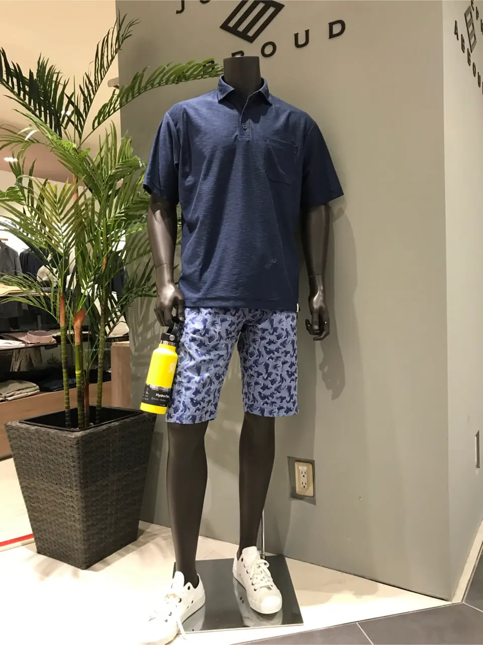 JOSEPH ABBOUD 伊津野 コーディネート画像