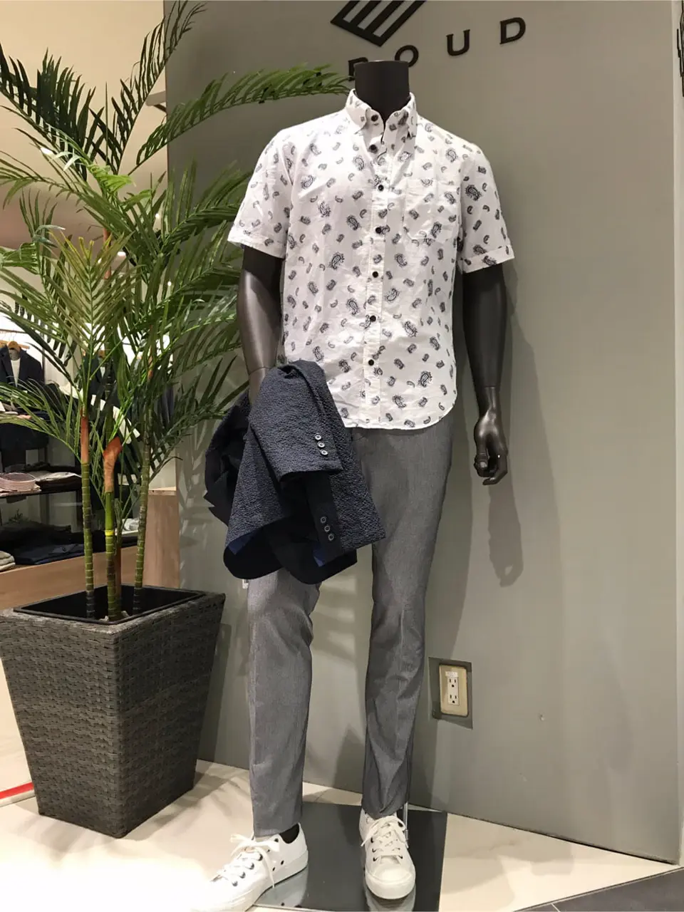 JOSEPH ABBOUD 伊津野 コーディネート画像