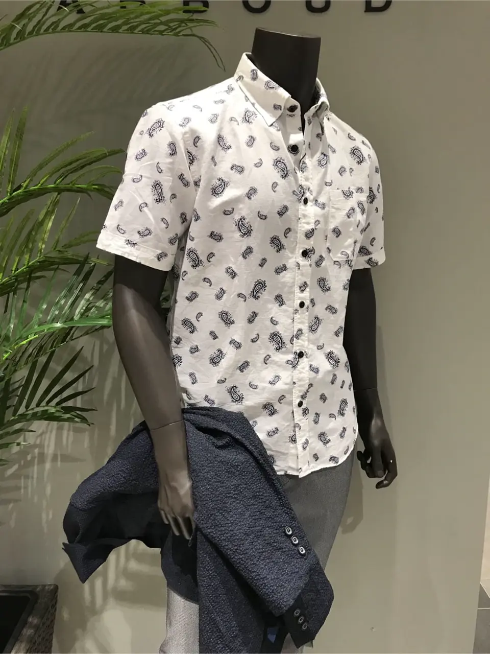 JOSEPH ABBOUD 伊津野 コーディネート画像