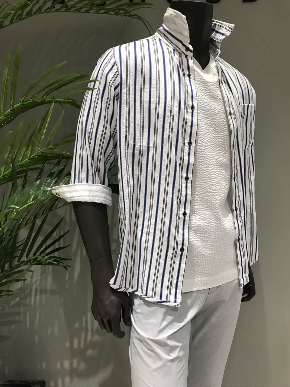 JOSEPH ABBOUD 伊津野 コーディネート画像