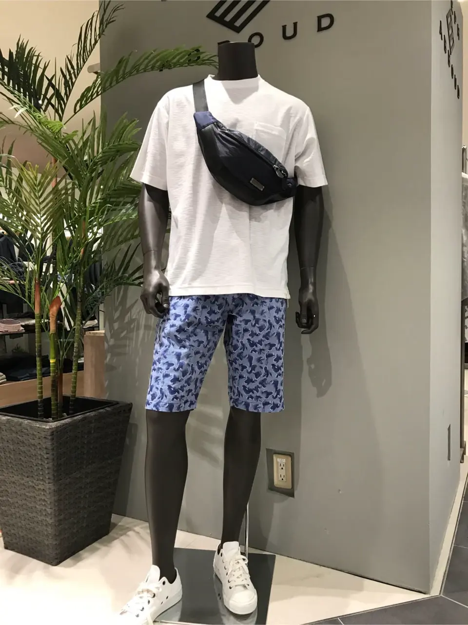 JOSEPH ABBOUD 伊津野 コーディネート画像