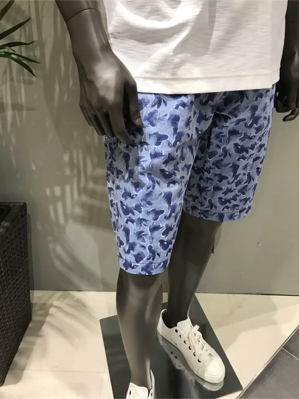 JOSEPH ABBOUD 伊津野 コーディネート画像