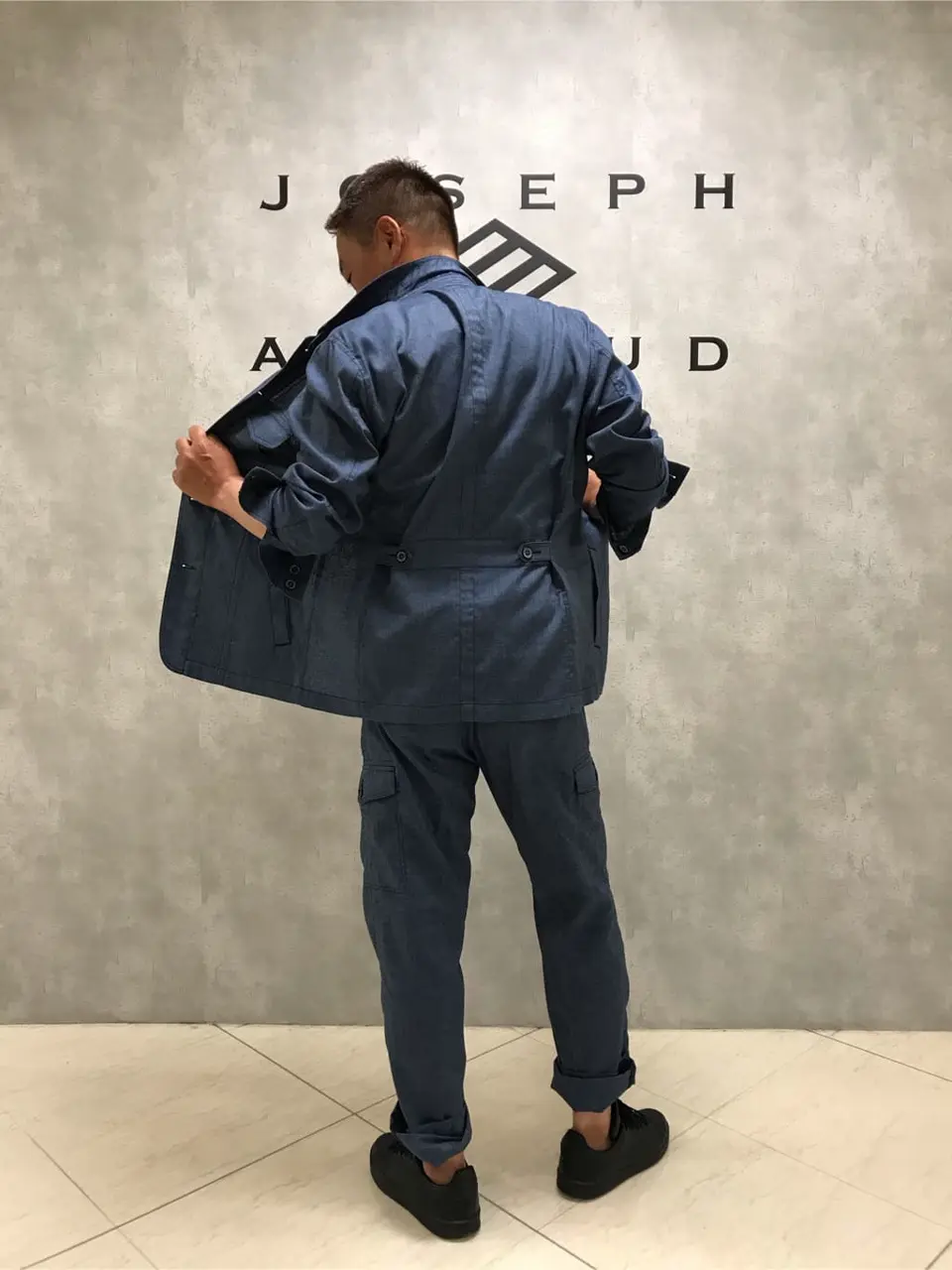 JOSEPH ABBOUD 佐藤 コーディネート画像