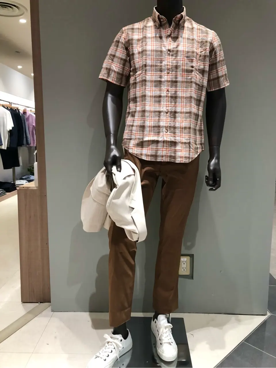 JOSEPH ABBOUD 川田 コーディネート画像