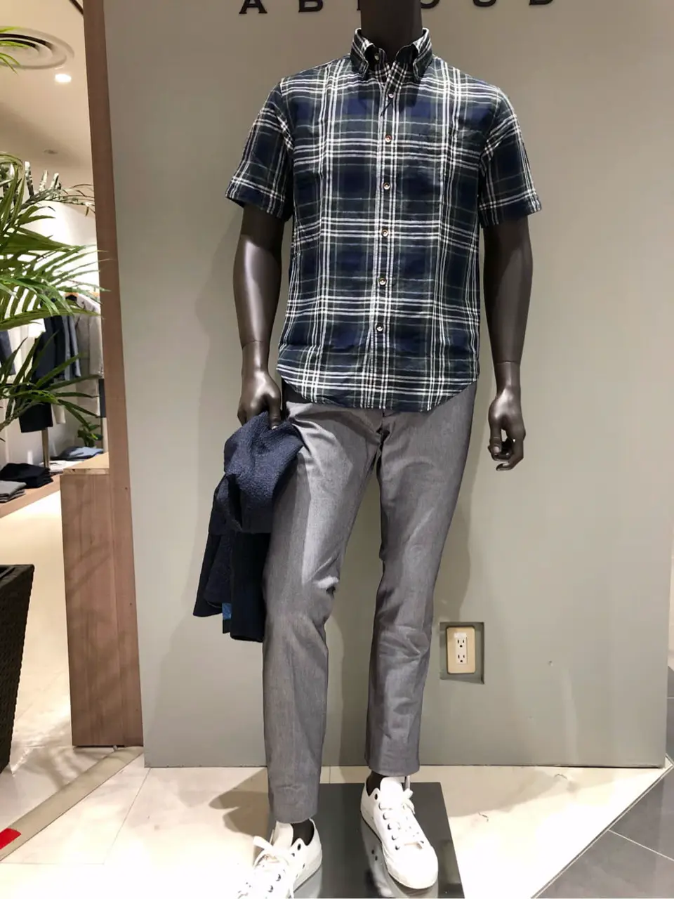 JOSEPH ABBOUD 川田 コーディネート画像