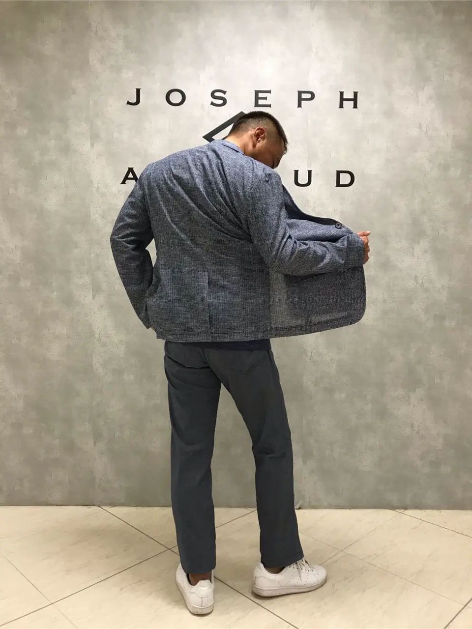 JOSEPH ABBOUD 佐藤 コーディネート画像
