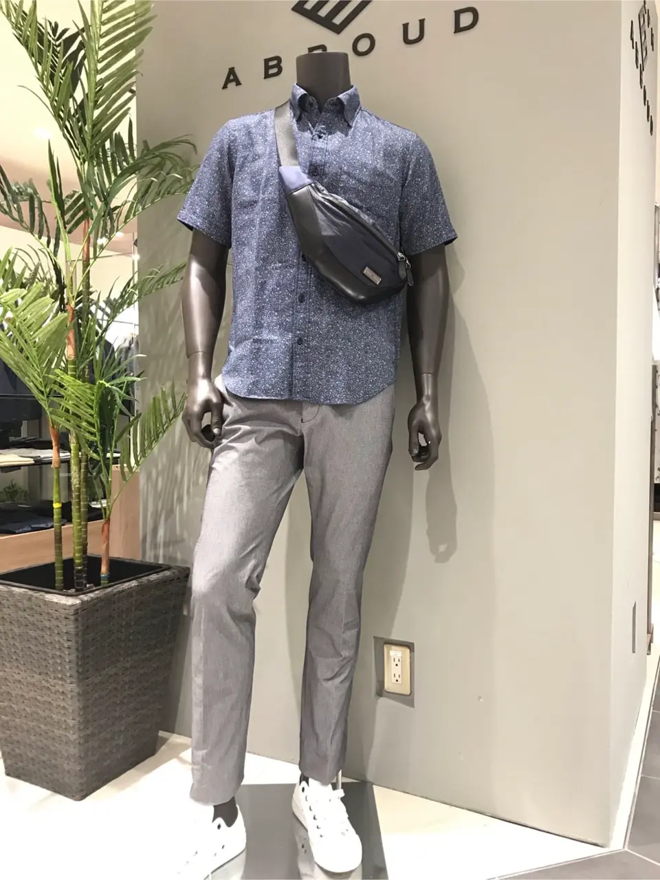 JOSEPH ABBOUD 伊津野 コーディネート画像