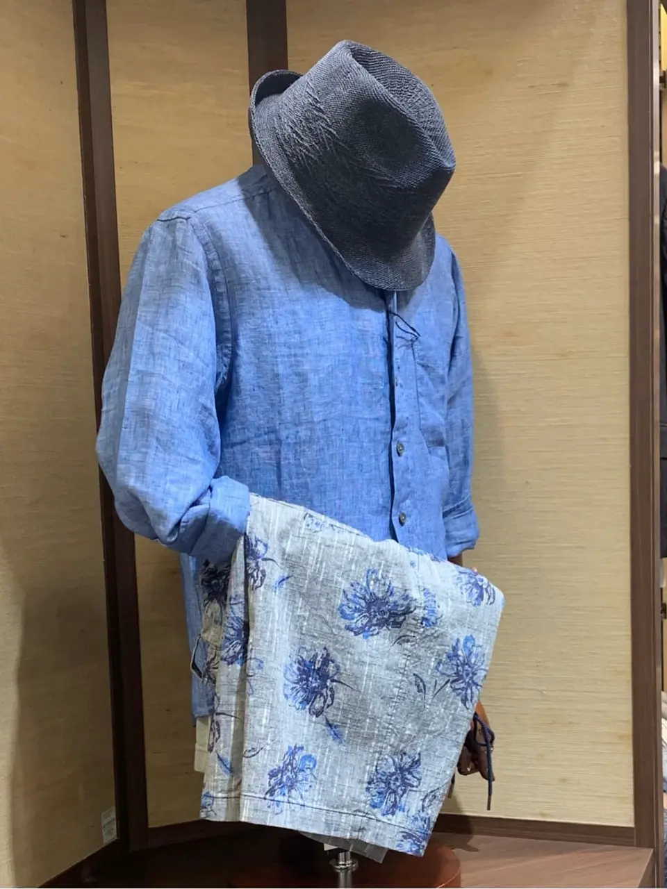 JOSEPH ABBOUD 秦 コーディネート画像