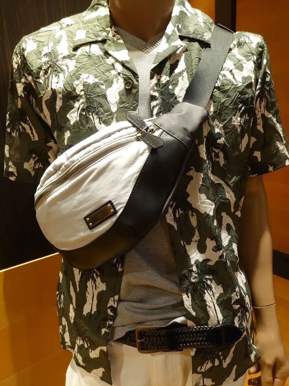 JOSEPH ABBOUD 三宅 コーディネート画像