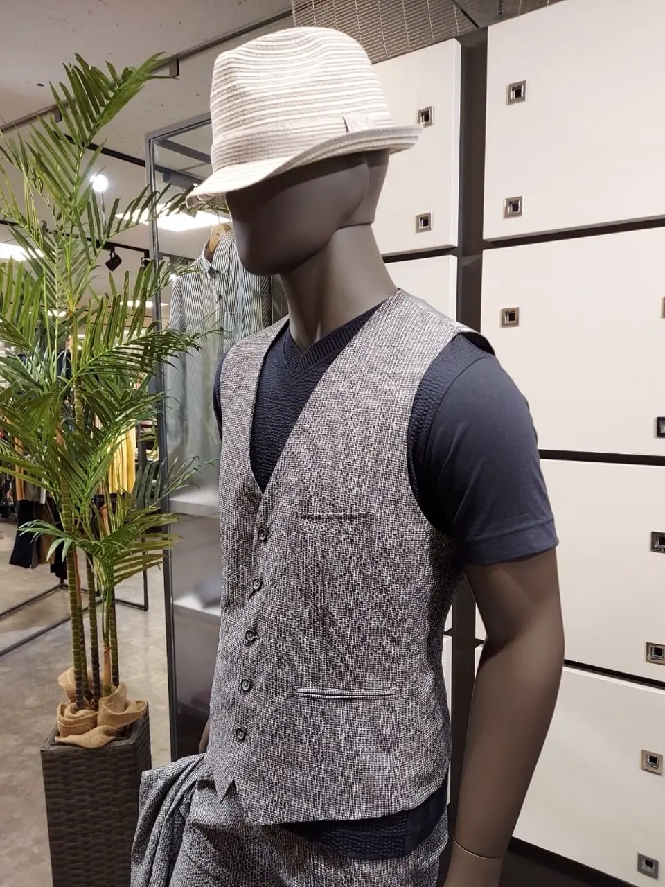 JOSEPH ABBOUD 宮下 コーディネート画像