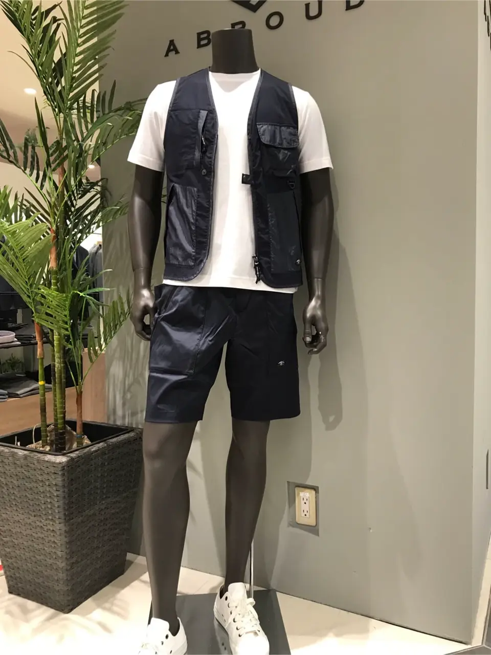 JOSEPH ABBOUD 伊津野 コーディネート画像