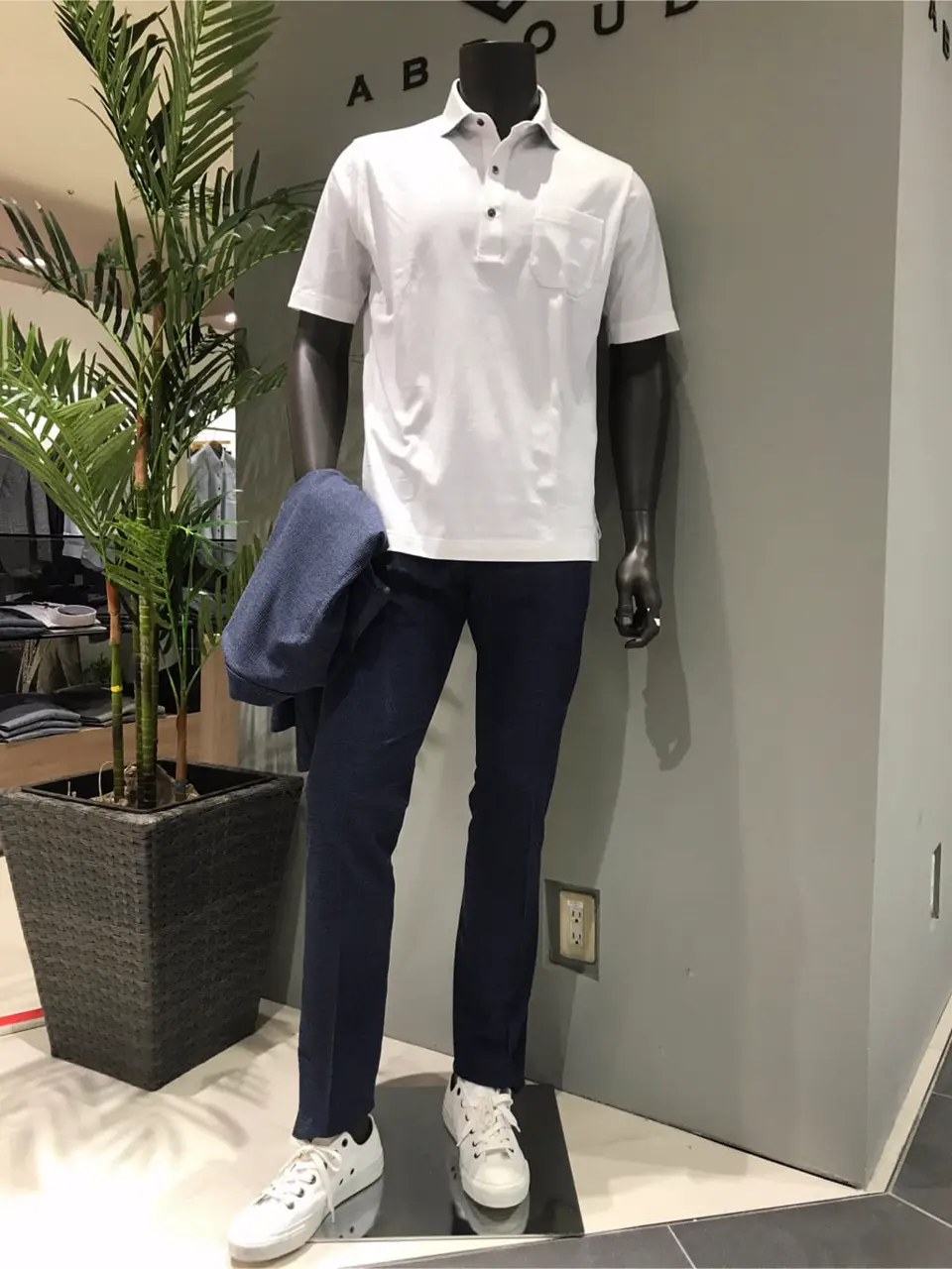 JOSEPH ABBOUD 伊津野 コーディネート画像