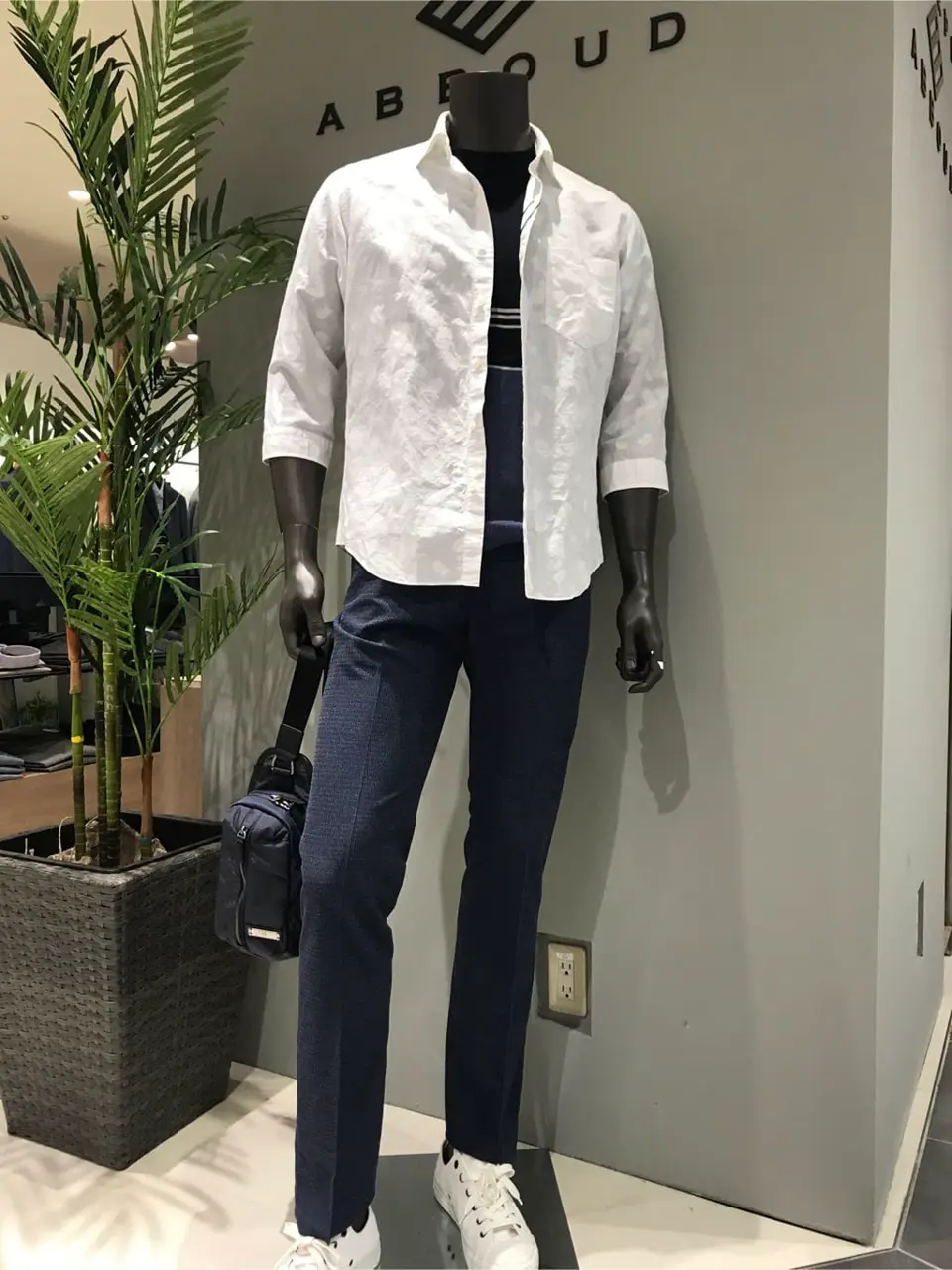 JOSEPH ABBOUD 伊津野 コーディネート画像