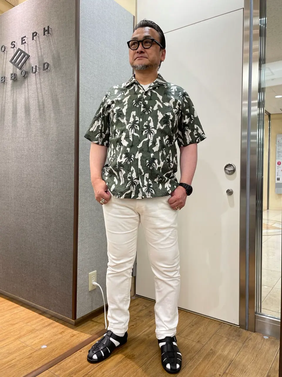 JOSEPH ABBOUD 辰見 コーディネート画像