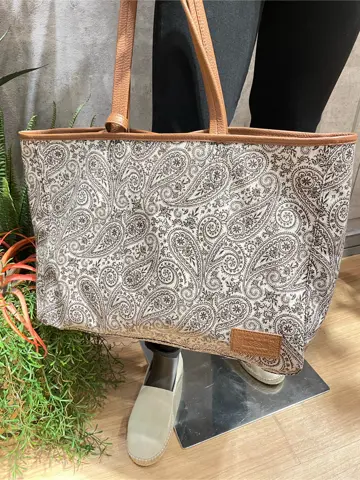 JOSEPH ABBOUD 東　 コーディネート画像