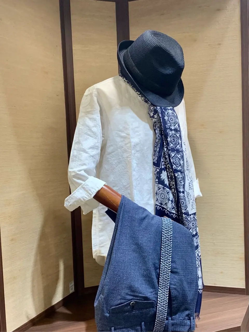 JOSEPH ABBOUD 秦 コーディネート画像