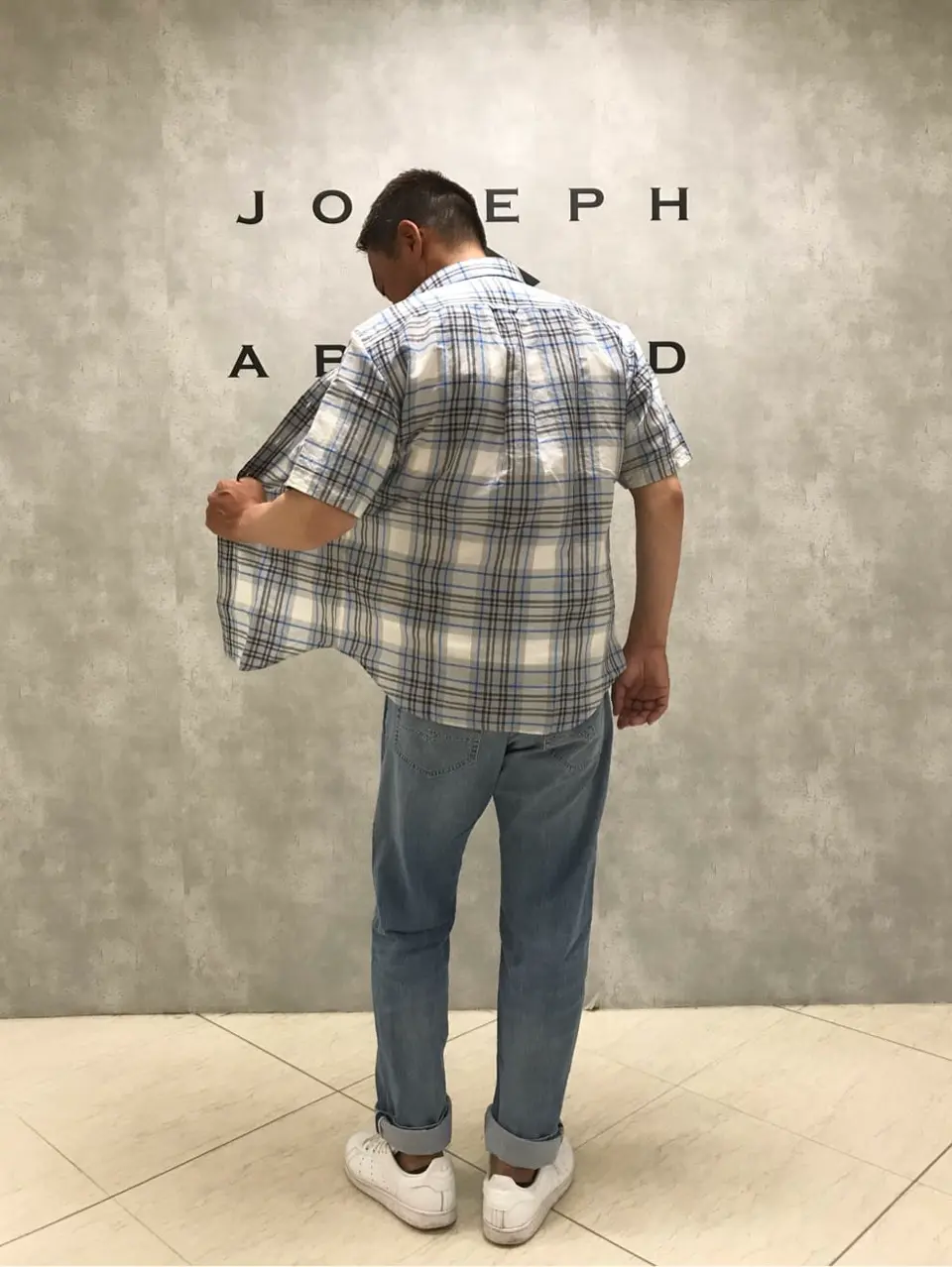 JOSEPH ABBOUD 佐藤 コーディネート画像