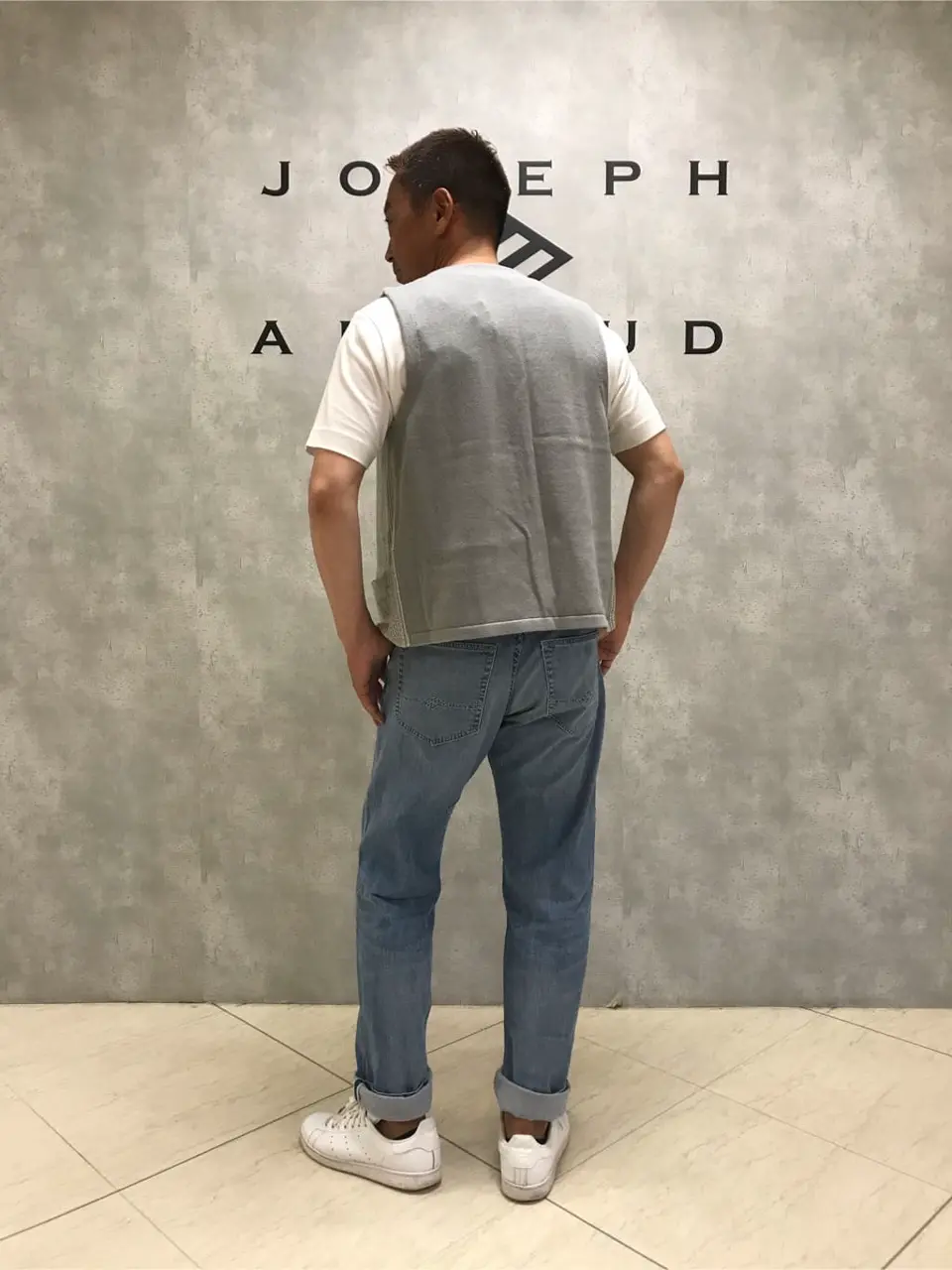 JOSEPH ABBOUD 佐藤 コーディネート画像