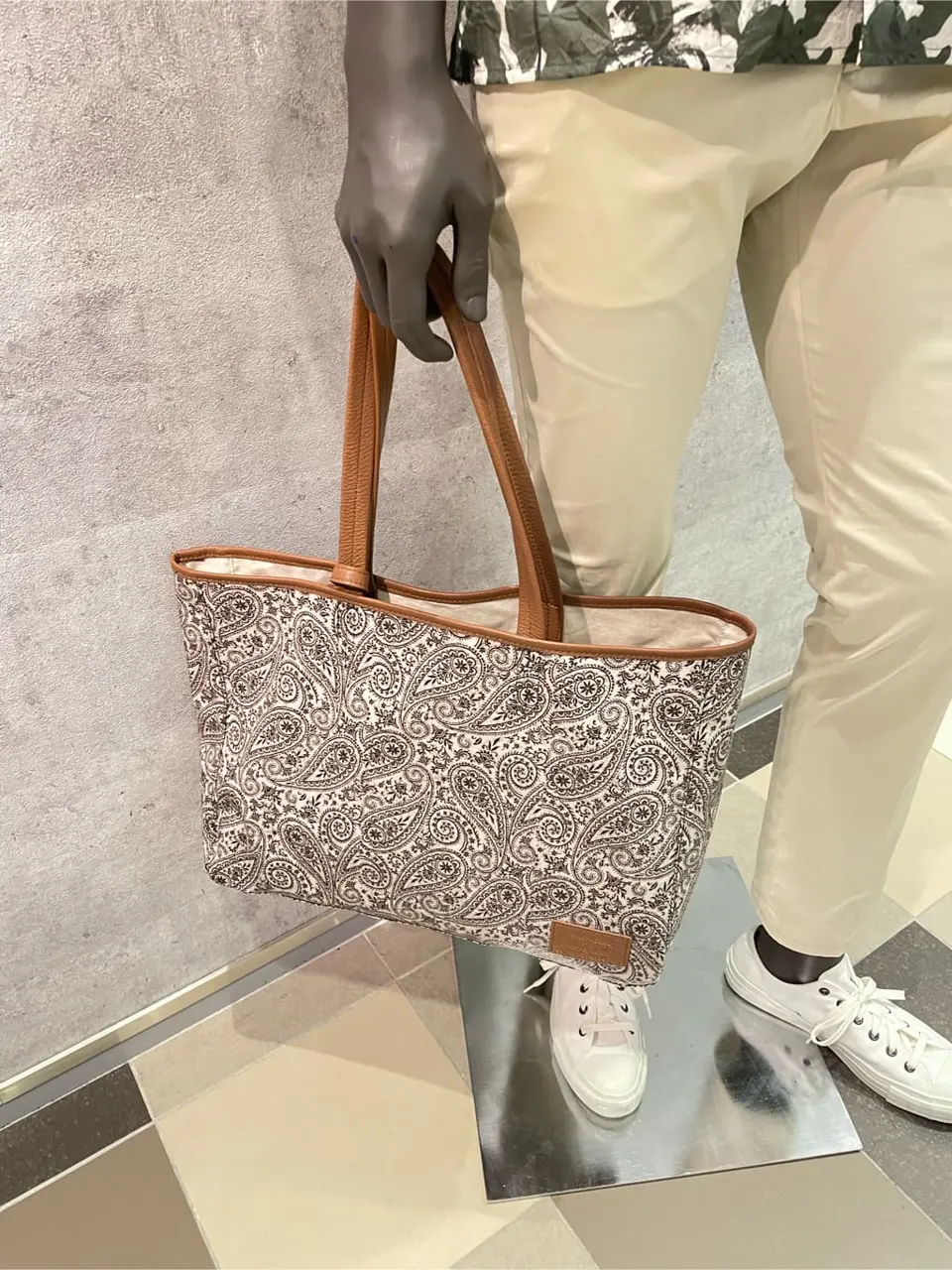 JOSEPH ABBOUD 東　 コーディネート画像