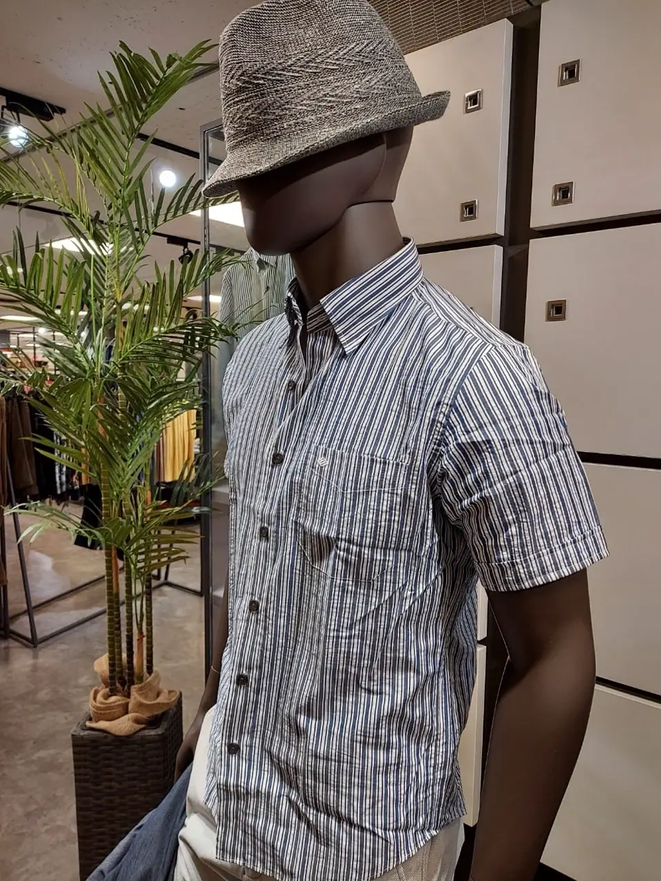 JOSEPH ABBOUD 宮下 コーディネート画像