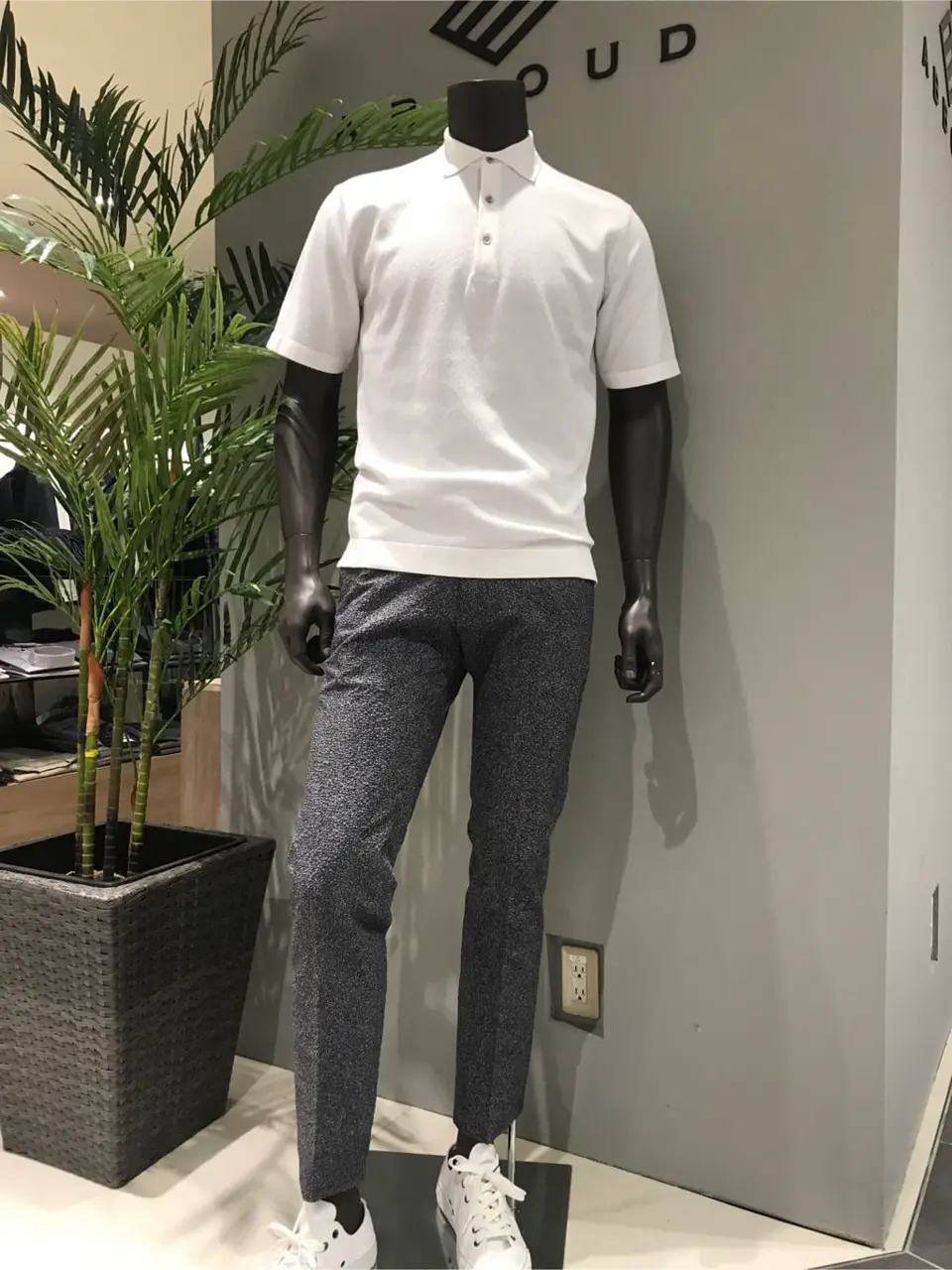 JOSEPH ABBOUD 伊津野 コーディネート画像