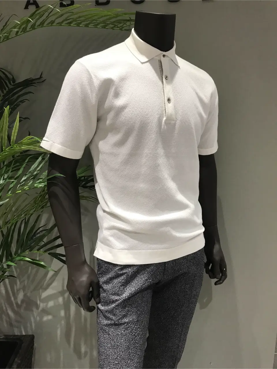 JOSEPH ABBOUD 伊津野 コーディネート画像